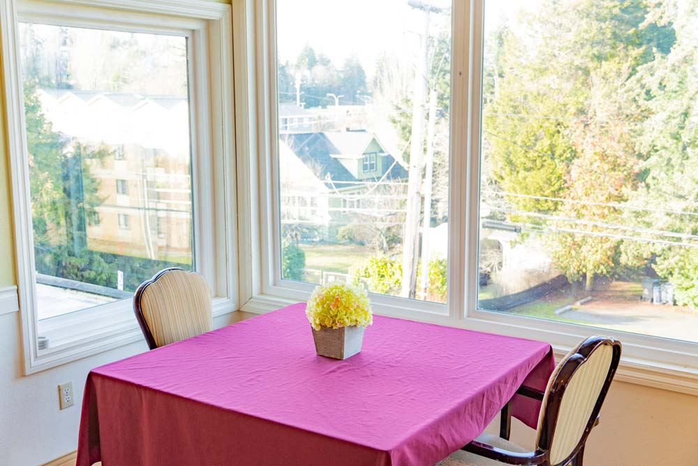 Avamere Rehabilitation of Burien Dining Table